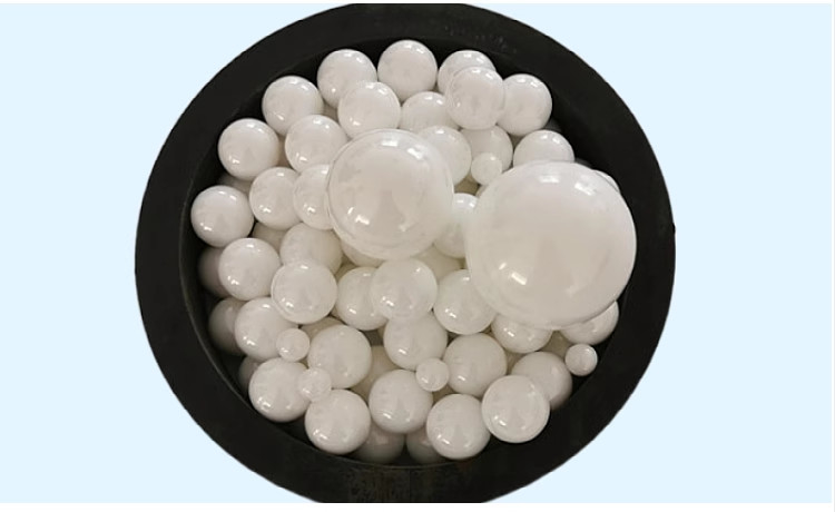 Hyper Glaze Ceramic Grinding Media Zirconia Balls Ultra Low Porosity For Ball Mill