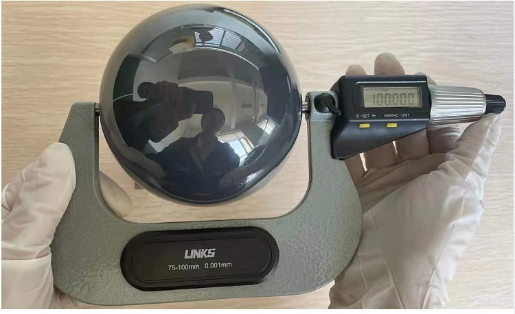 Hyper Glaze Ceramic Grinding Media Zirconia Balls Ultra Low Porosity For Ball Mill