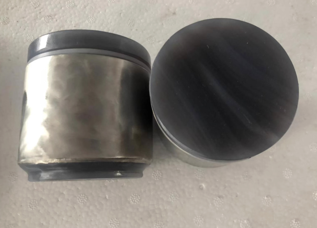 Natural agate ball milling jars are used in laboratory planetary ball mills